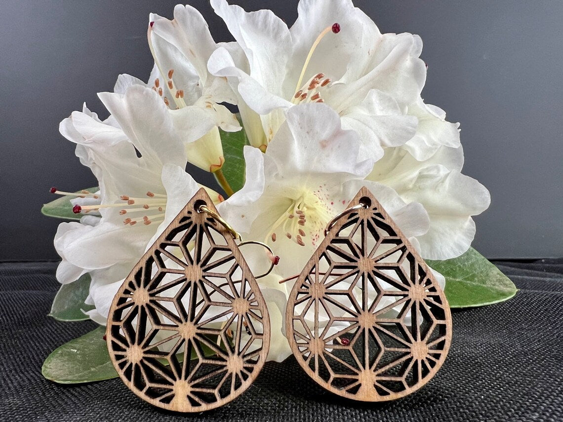 Wood Asanoha (麻の葉) Kumiko Earrings